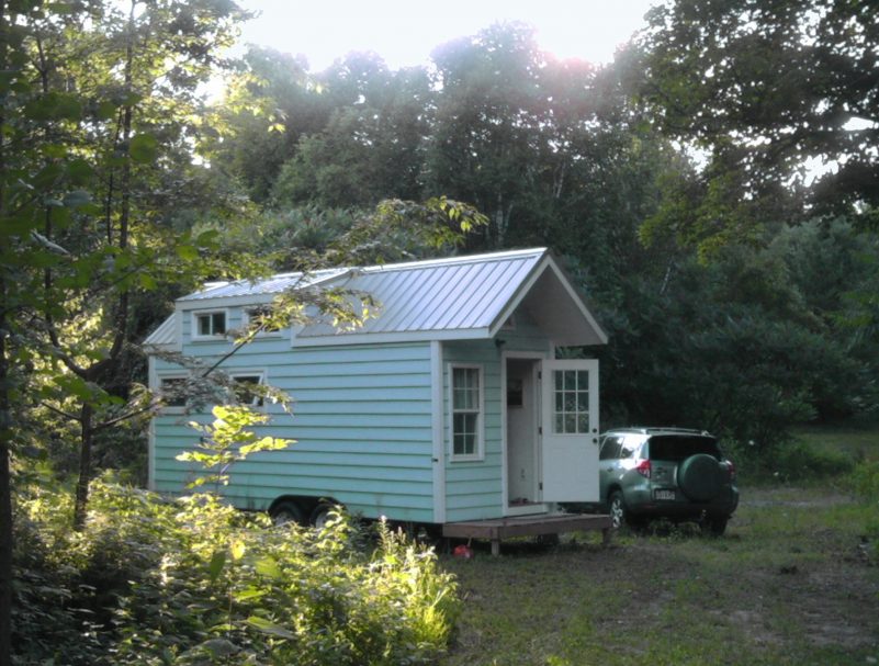 The Difference Between a Tiny House and Park Model Home