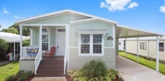 Structures on Mobile Homes – What Are They? Types of mobile home structures - exterior structure