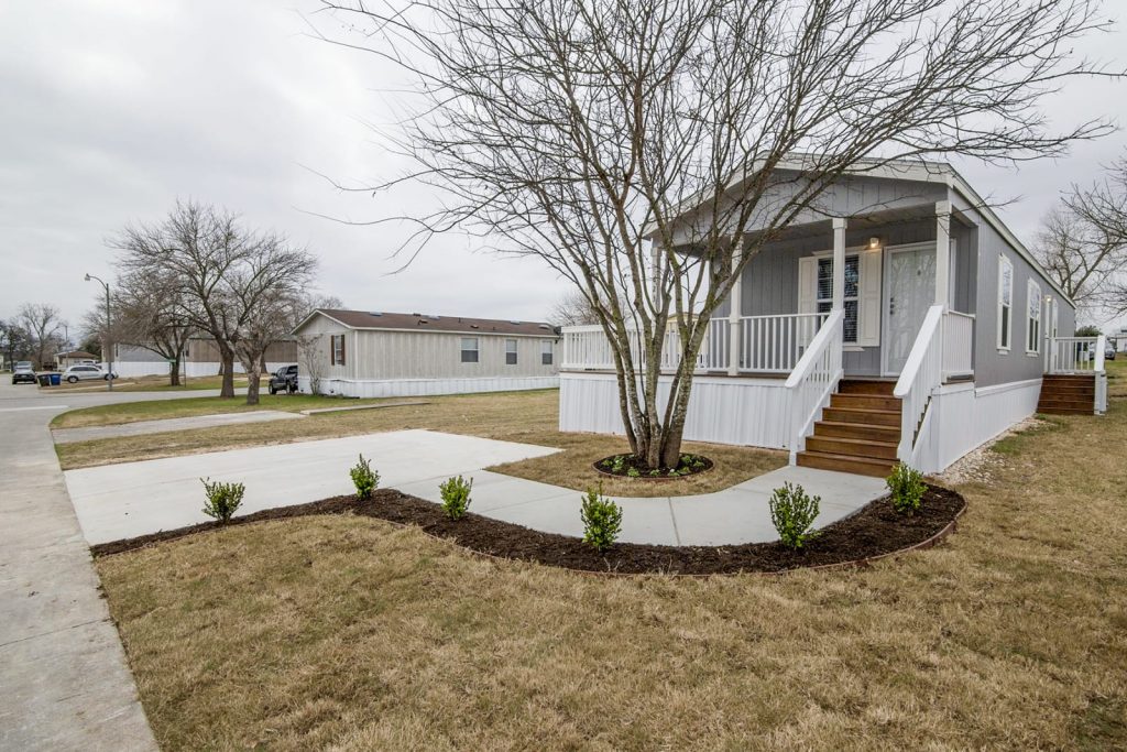 2 bedroom mobile home porch