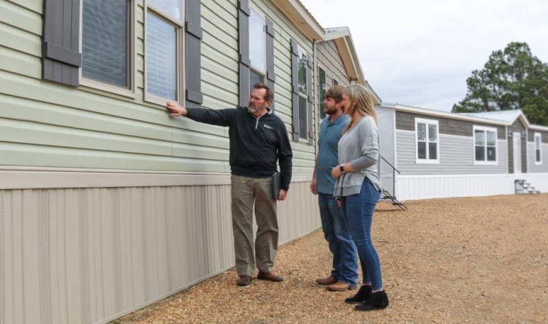 Types of mobile home dealers