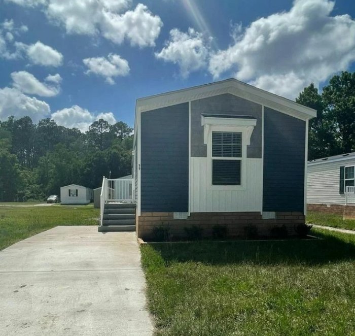 16 foot wide mobile home in Jacksonville, FL