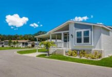 Four Amazing Pet-Friendly 55+ Communities With Florida Waterfront Views!